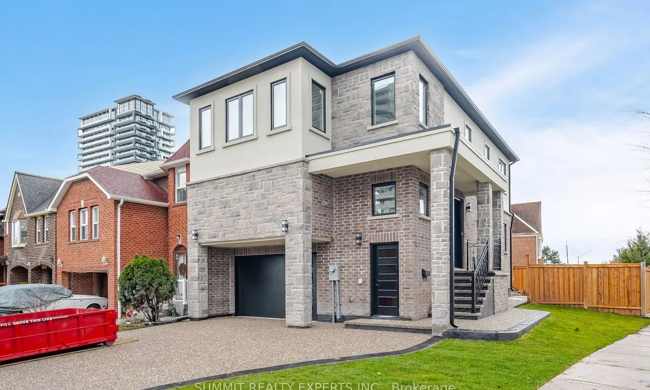 9 Keewatin Gate, Brampton, ON L6Y 2X1