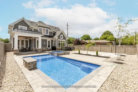 265 Woodale Ave, Oakville, ON L6K 2N3