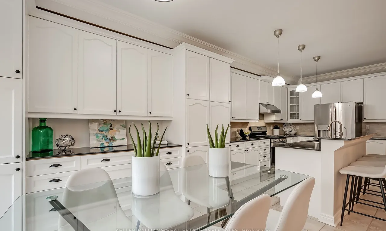 3306 Weatherford Rd, Mississauga, ON L5M 7X6