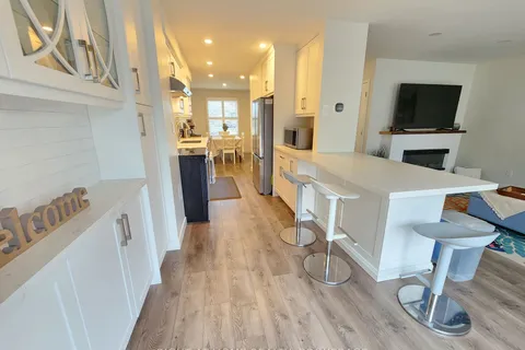 2217 Manchester Dr, Burlington, ON L7P 4K6