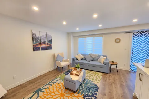 2217 Manchester Dr, Burlington, ON L7P 4K6