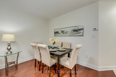 6028 Silken Laumann Way, Mississauga, ON L5V 3A3