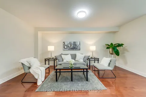 6028 Silken Laumann Way, Mississauga, ON L5V 3A3