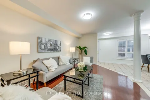 6028 Silken Laumann Way, Mississauga, ON L5V 3A3