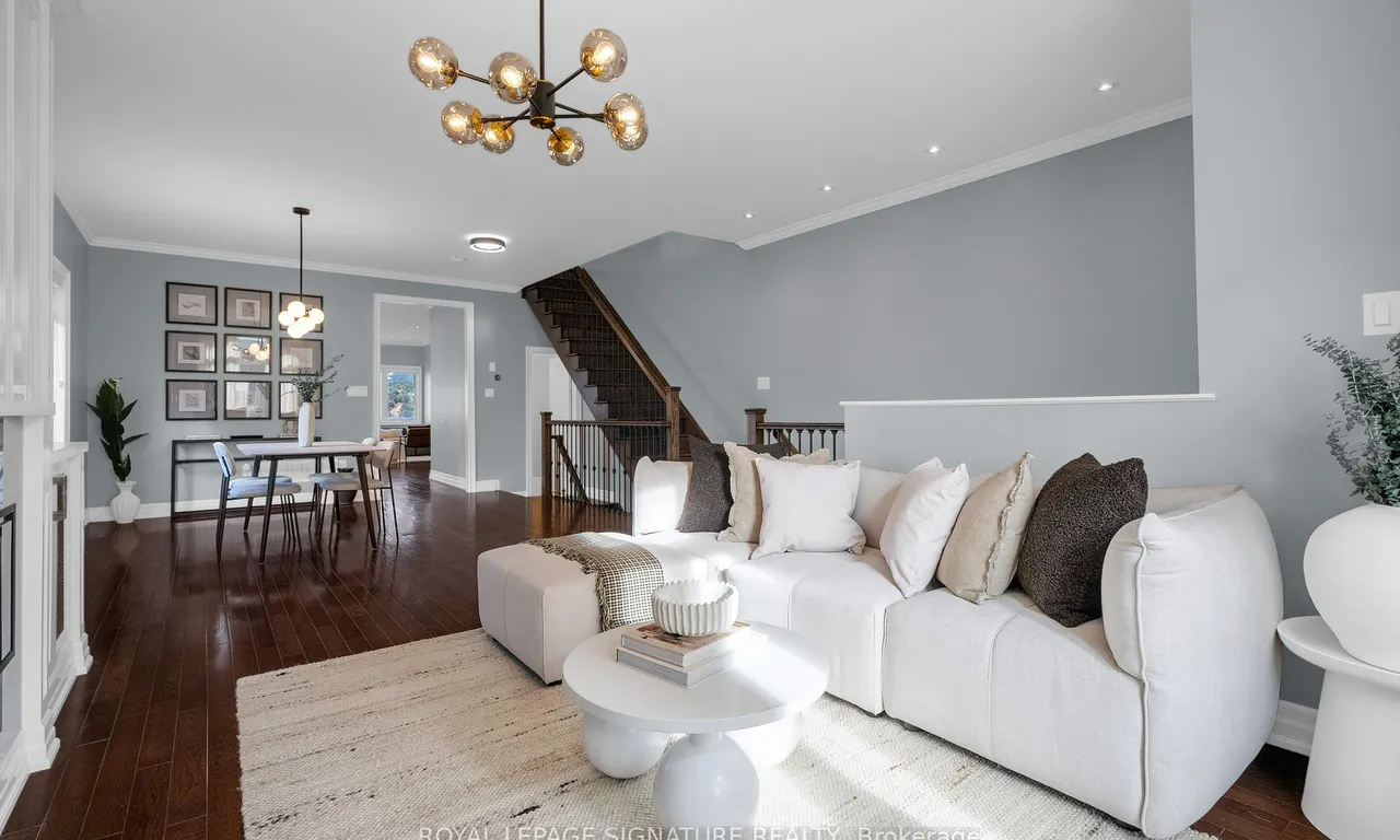 22 Harding Ave, Toronto, ON M6M 3A2