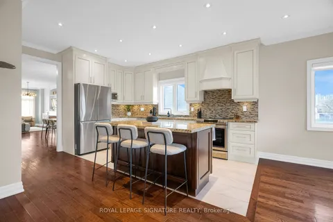 22 Harding Ave, Toronto, ON M6M 3A2