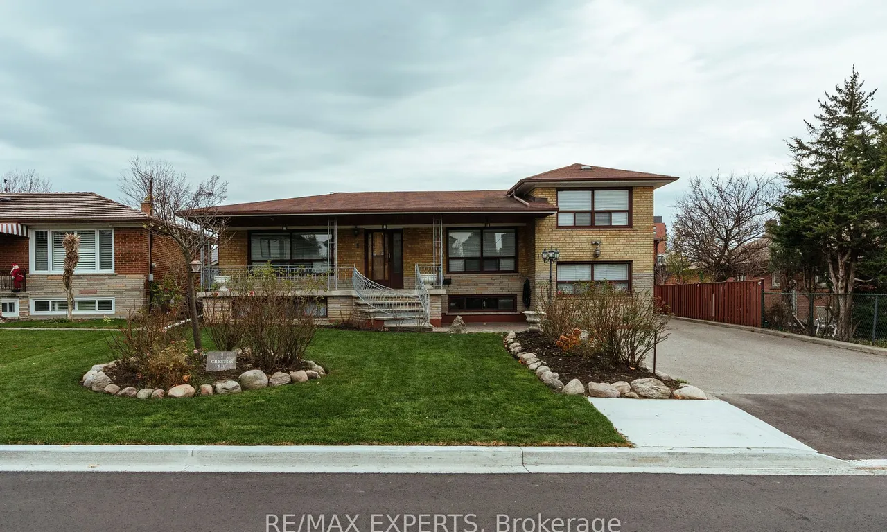 1 Creston Rd, Toronto, ON M6A 1H9