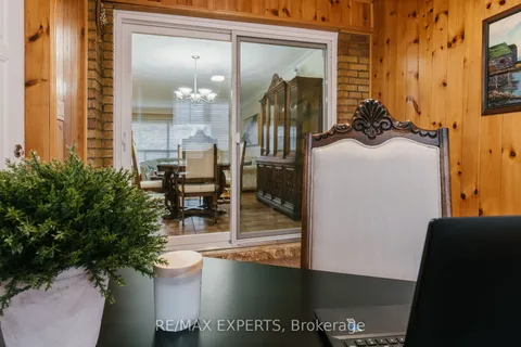1 Creston Rd, Toronto, ON M6A 1H9