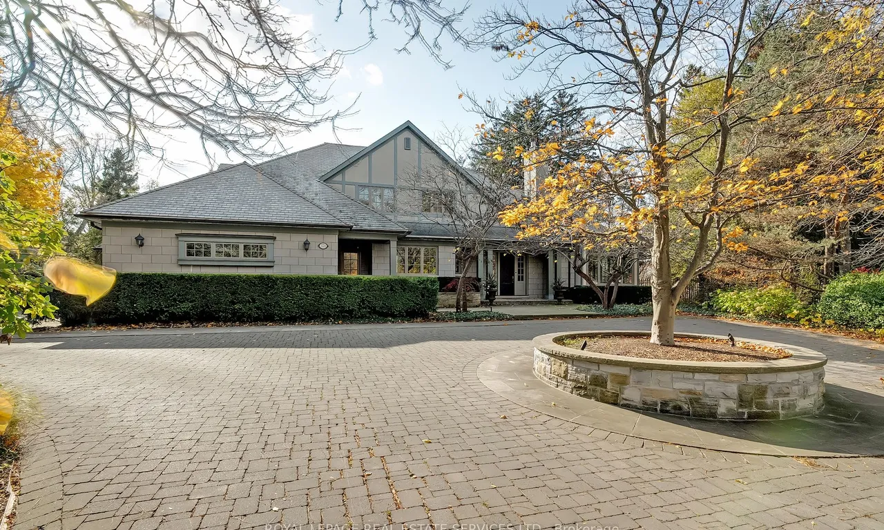 370 Poplar Dr, Oakville, ON L6J 4E4