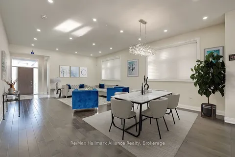 3186 Hines Dr, Oakville, ON L6M 0Z9