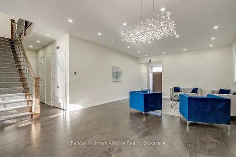 3186 Hines Dr, Oakville, ON L6M 0Z9