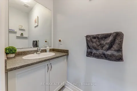 27 Fieldstone Lane Ave, Caledon, ON L7C 4A2