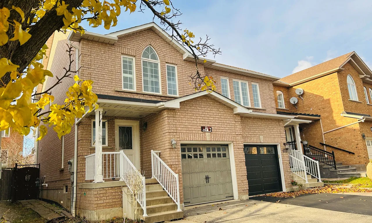 Semi-Detached 3 bedroom 3 bathroom at 675 Madame St in Mississauga - MLS# W11546643