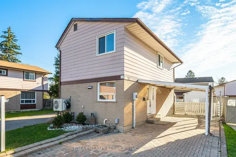 32 Hindquarter Crt, Brampton, ON L6S 2C3