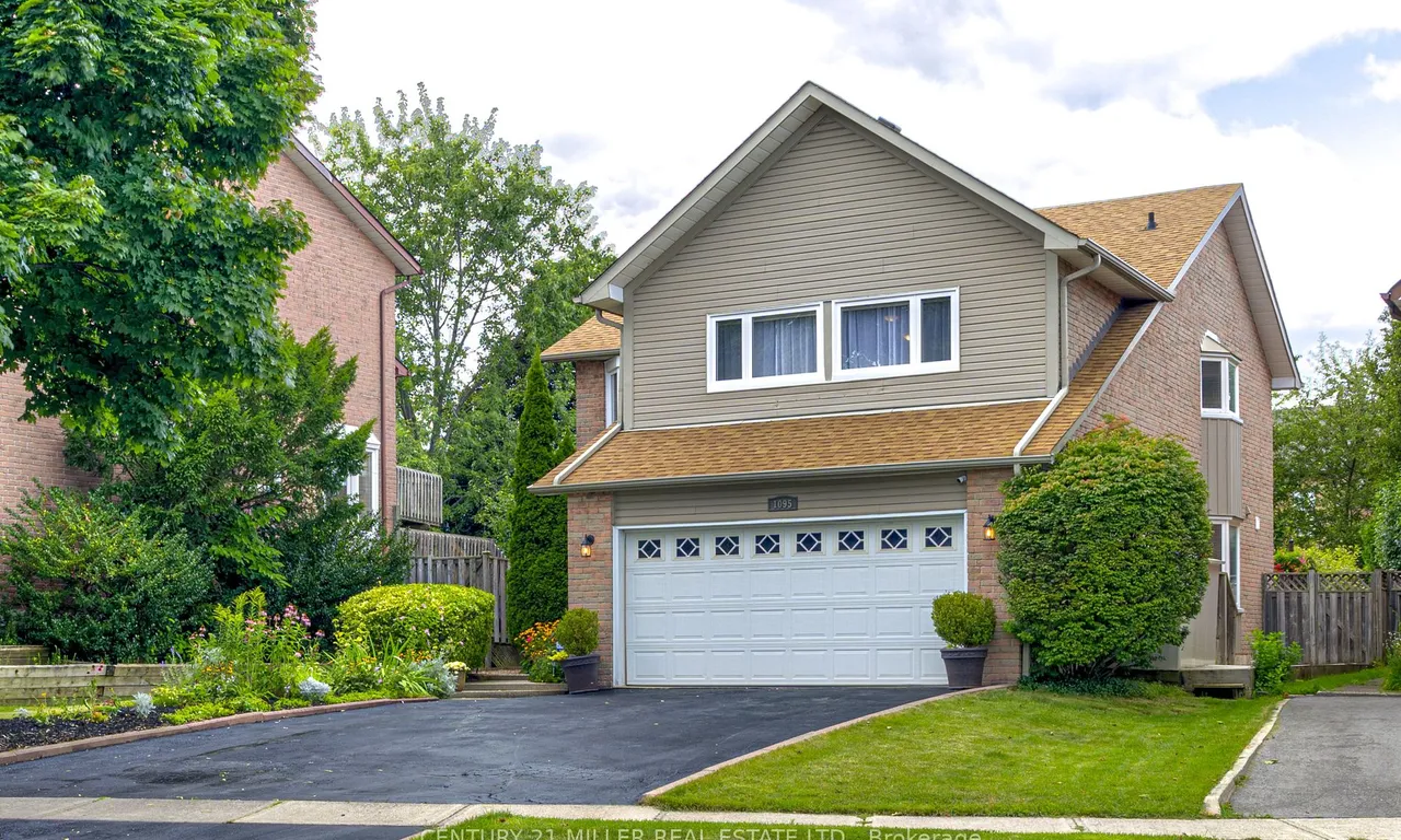 1095 Queens Ave, Oakville, ON L6H 4K9