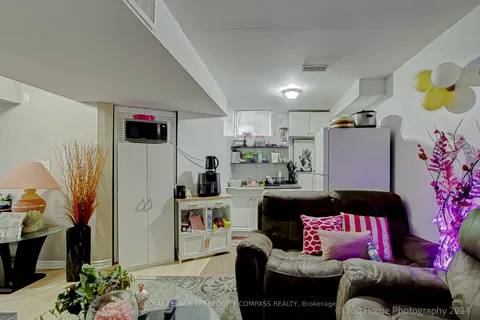 12 Helman Road, Brampton, ON L6R 0R6