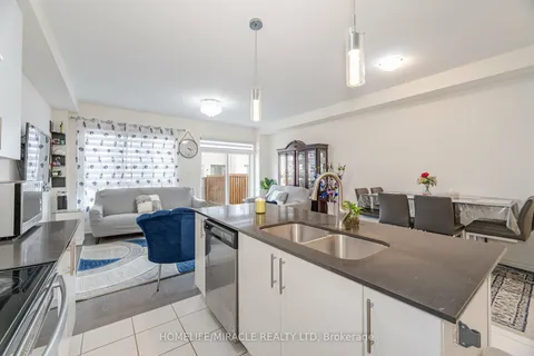 129 Adventura Rd, Brampton, ON L7A 5A7