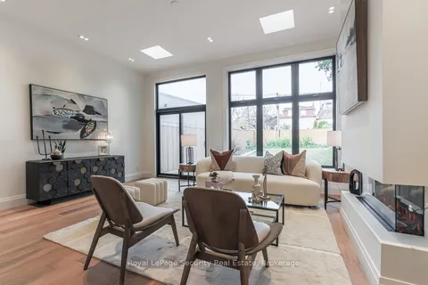 604 Ridelle Ave, Toronto, ON M6B 1K9