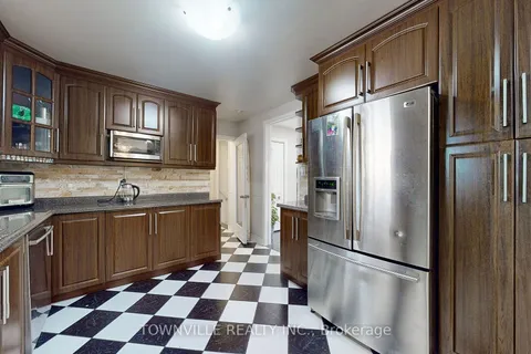 24 Avening Dr, Toronto, ON M9V 1Y1