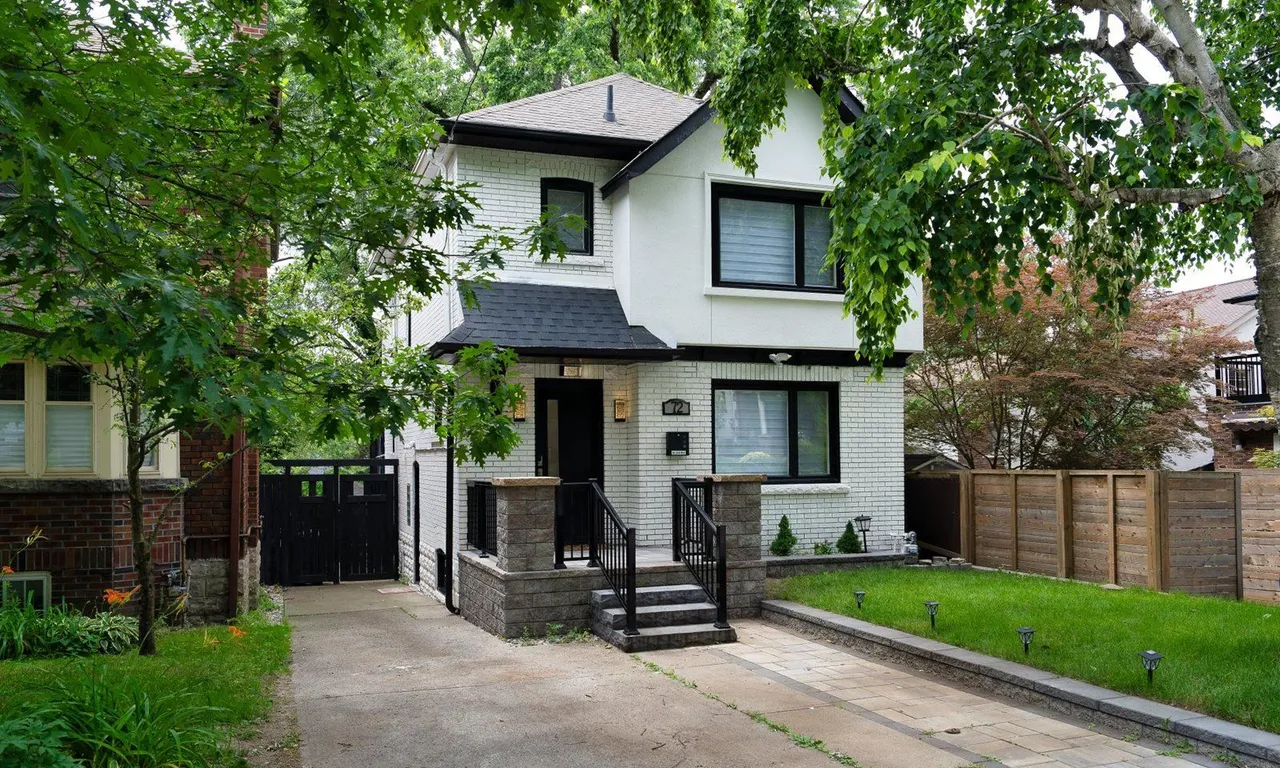 72 Riverview Gdns, Toronto, ON M6S 4E5