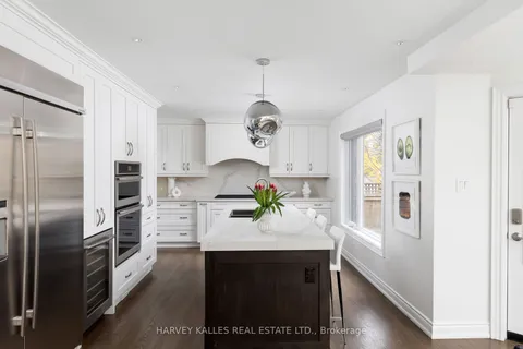 121 Perry Cres, Toronto, ON M9A 1K5