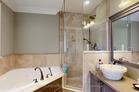 80 North Heights Rd, Toronto, ON M9B 2T8