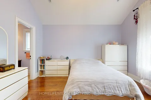 80 North Heights Rd, Toronto, ON M9B 2T8