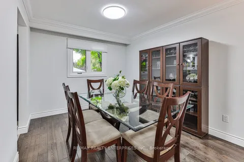 291 Antigua Rd, Mississauga, ON L5B 1C5