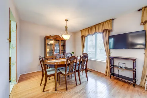 606 Sheraton Rd, Burlington, ON L7L 4B7