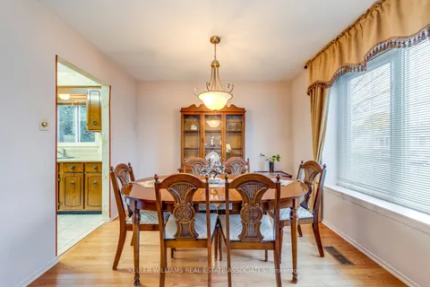 606 Sheraton Rd, Burlington, ON L7L 4B7