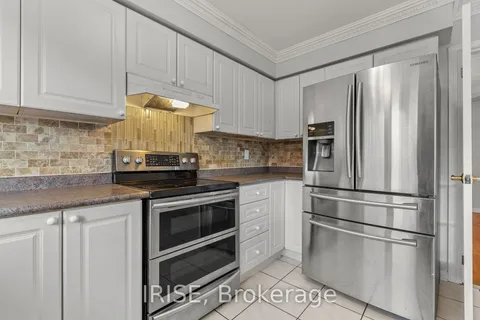 185 Mountainberry Rd, Brampton, ON L6R 2L2