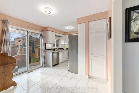 516 Eliza Cres, Burlington, ON L7L 6C9