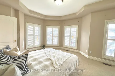 1101 Dupont St, Toronto, ON M6H 4J6