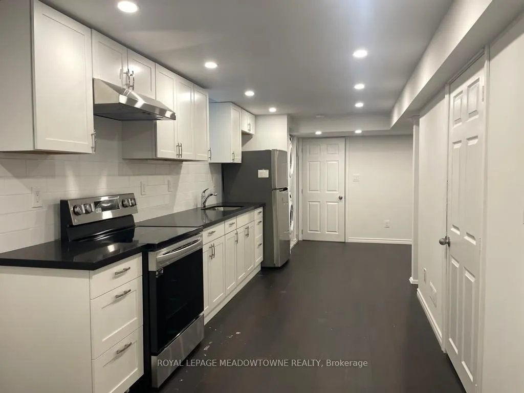 Semi-Detached 1 bedroom 1 bathroom at 3966 Arbourview Terr in Mississauga - MLS# W11823897