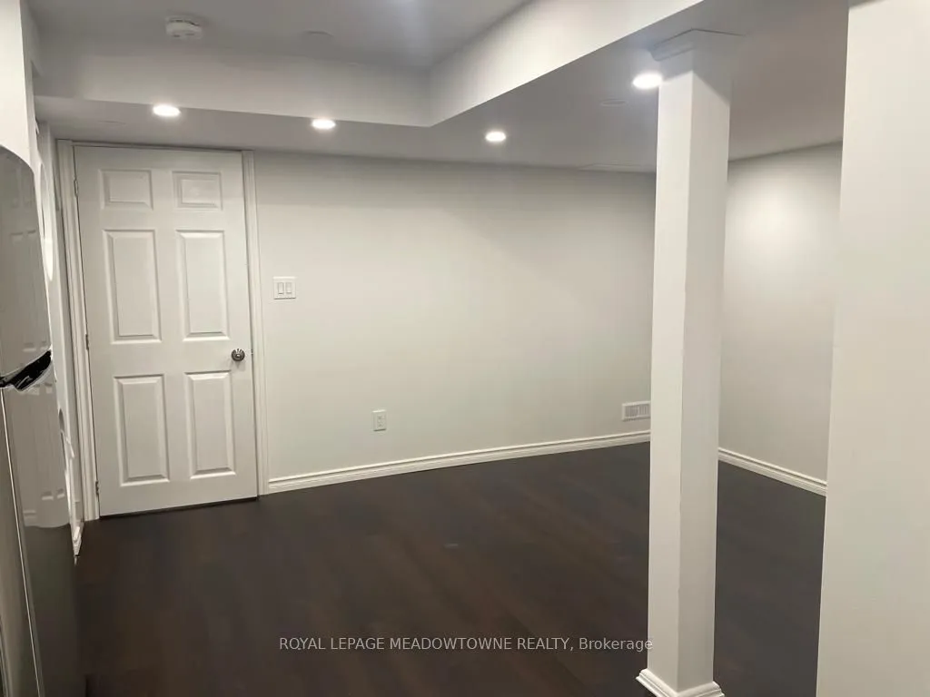 Semi-Detached interior view at 3966 Arbourview Terr Mississauga