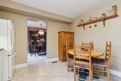 870 Chippenham Dr, Mississauga, ON L5H 3S7