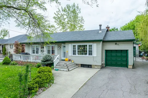 2958 King St, Caledon, ON L7C 0R3