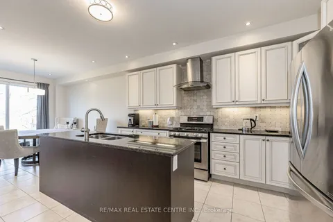2453 Village Common N/A, Oakville, ON L6M 0S2