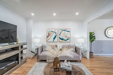 15 Inverhuron Tr, Oakville, ON L6H 5Z6