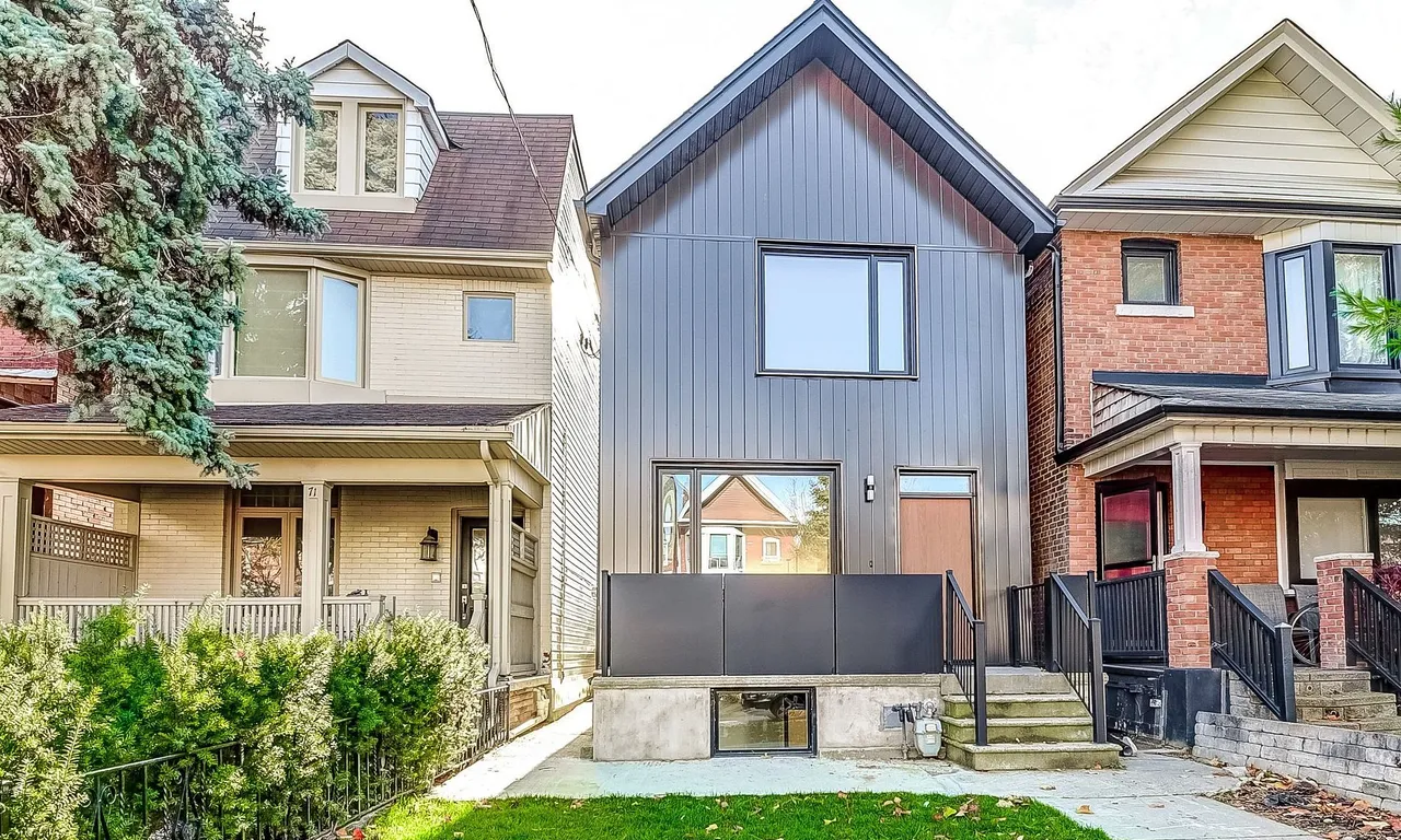 73 Melville Ave, Toronto, ON M6G 3R3