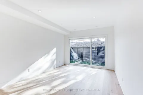 73 Melville Ave, Toronto, ON M6G 3R3