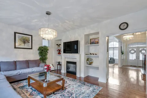 135 Elbern Markell Dr, Brampton, ON L6X 0X5