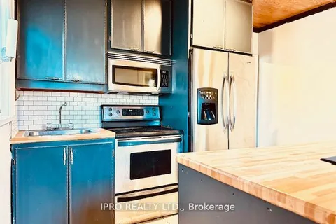 122 Milton St, Toronto, ON M8Y 2Y3