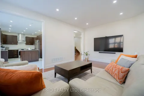 11 Goodsway Tr, Brampton, ON L7A 4A3