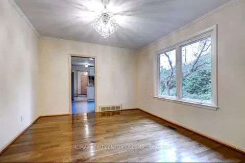 2401 Mississauga Rd, Mississauga, ON L5H 2L4