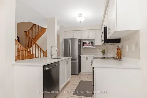 28 Slessor Lane, Brampton, ON L6P 1L8