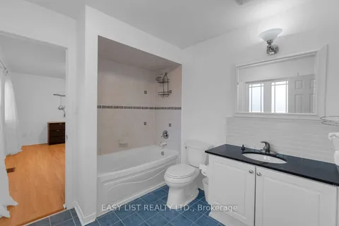 178 Bristol Rd, Mississauga, ON L4Z 3V5