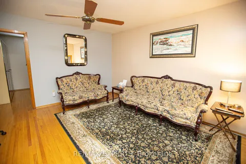 264 Nairn Ave, Toronto, ON M6E 4H6