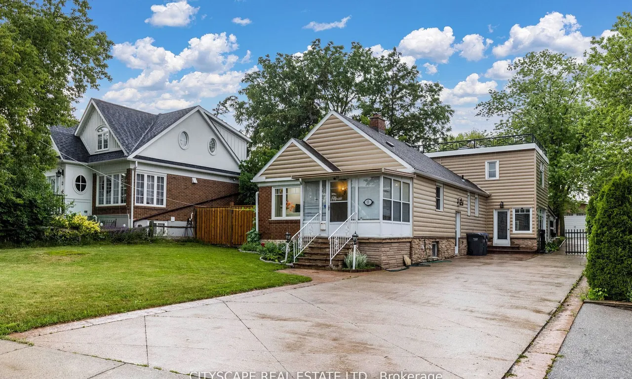 11 Brookside Dr, Mississauga, ON L5M 1H2