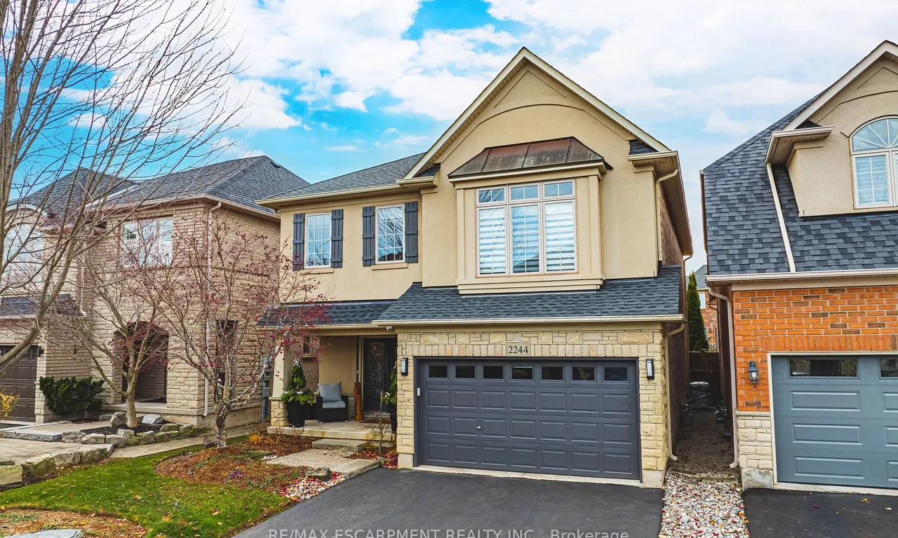 2244 Dewsbury Dr, Oakville, ON L6M 0A6